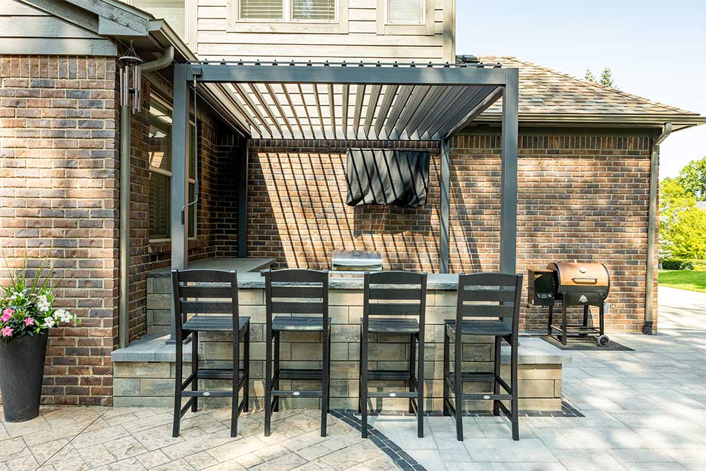 Outdoor Kitchen and Fire Pit in Howell